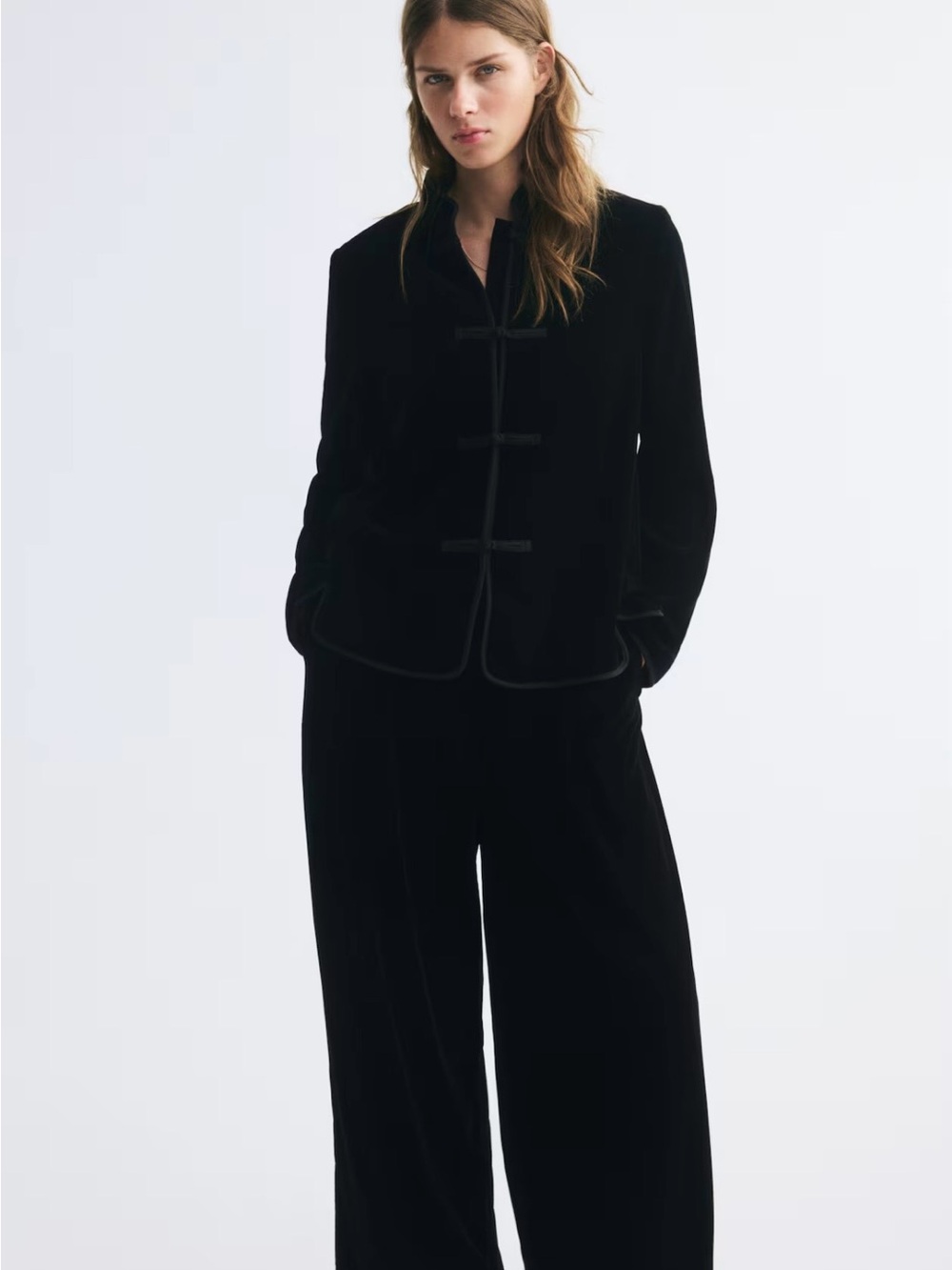 NWT H&M Knot-Button Stand Up Collar Black Velvet Jacket 1368438001 Small